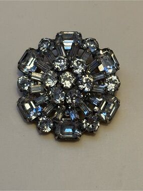 Albert Weiss Silver-Tone Starburst Crystal Rhinestone Brooch 1.75”